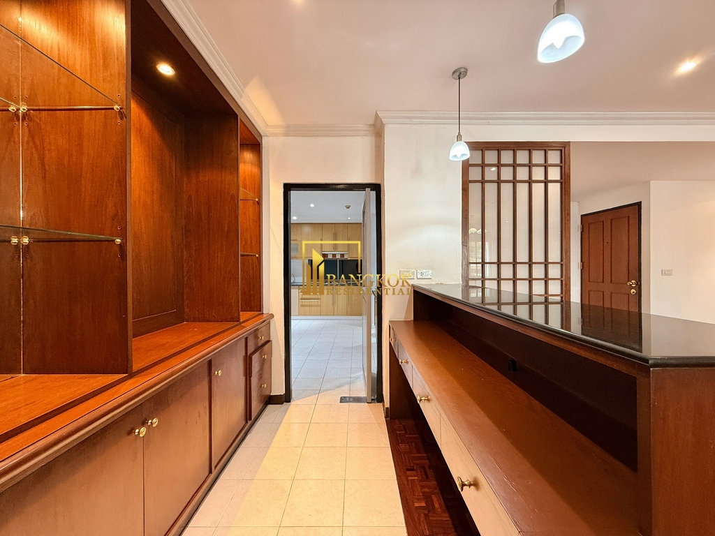 รูป Spacious 3 Bedroom Apartment For Rent in Phrom Phong Area - BR21180AP - รูปที่ 7/44