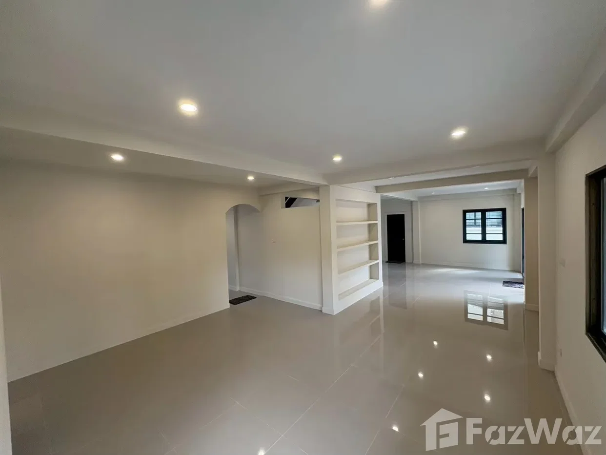 รูป บ้านเดี่ยว รีโนเวทใหม่ ใกล้โรงเรียนเพลินพัฒนาและตลาดสดธนบุรี 6728072 - รูปที่ 4/12
