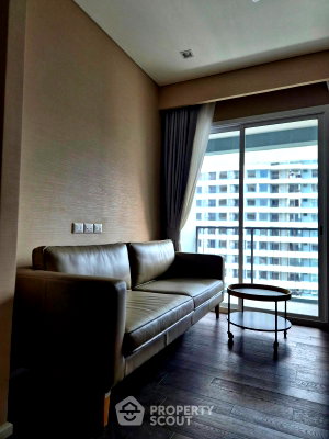 Condos for sale : 30th-Floor 2-BR At The Saint Residences, 100m To MRT Phahon Yothin (ID 3025955)