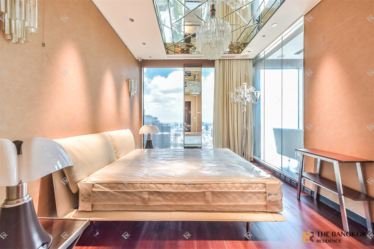 picture The Ritz Carlton Residence near BTS Chong Nonsi - 7/10