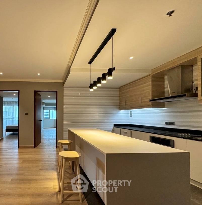 picture 2-BR Condo at Baan Suanpetch Condominium near BTS Phrom Phong (ID 3270371) - 2/8