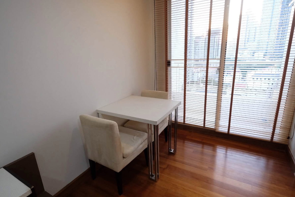 picture Ivy Sathorn 10 - 3/11