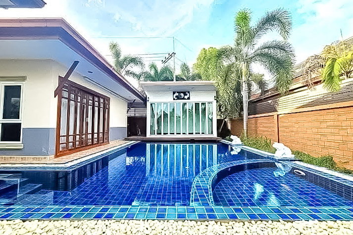 รูป Modern Pool Villa for Sale Huai Yai East Pattaya 2 Bed Private Pool - รูปที่ 2/6