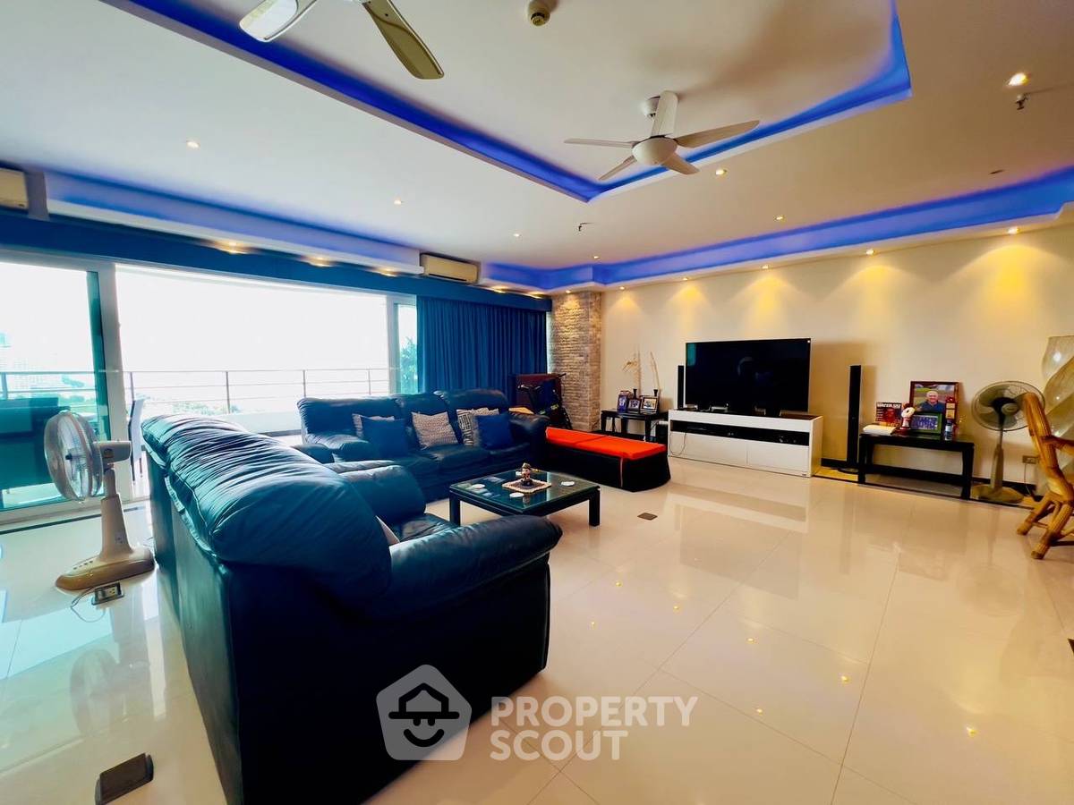 รูป ขายคอนโด 2 ห้องนอน ชั้น 18 View Talay 3 ขนาด 199 ตร.ม. (ID 3281176) - รูปที่ 10/51