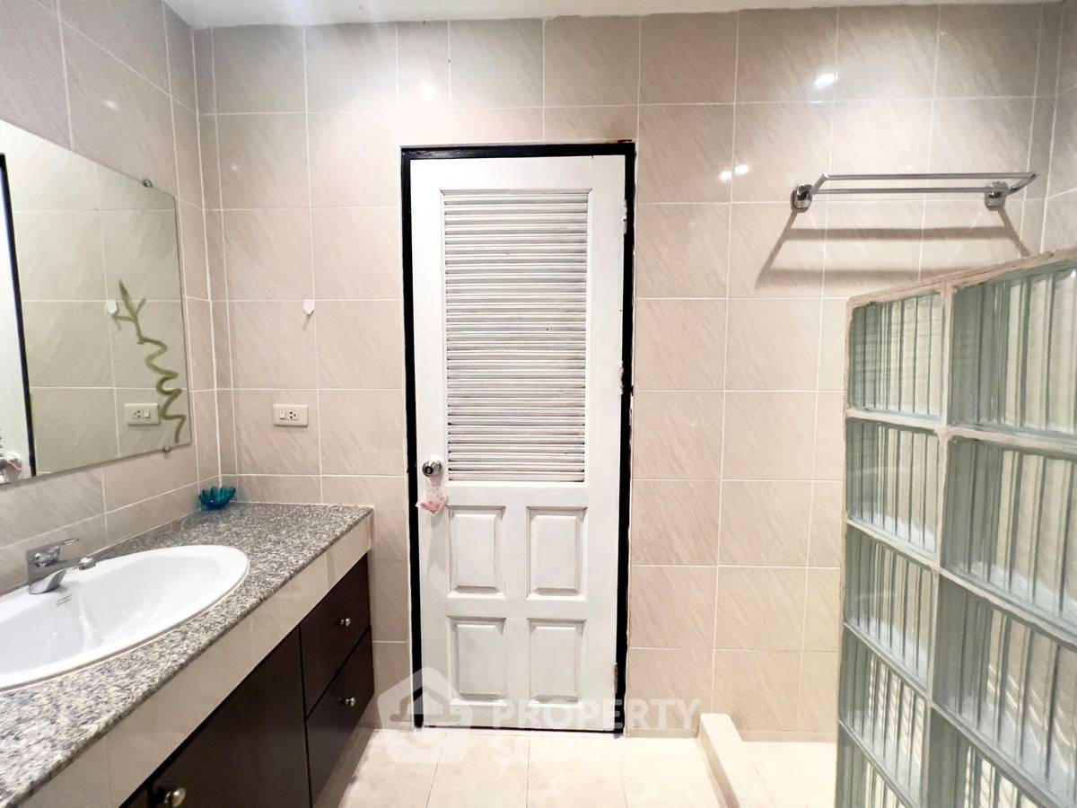 รูป ขายคอนโด 1 ห้องนอน View Talay 5 Condominium Jomtien (ID 3282437) - รูปที่ 5/18