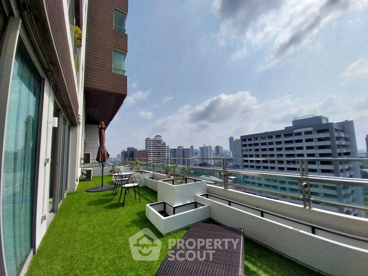 picture 2-BR Condo at The Madison near BTS Phrom Phong (ID 3286546) - 2/18