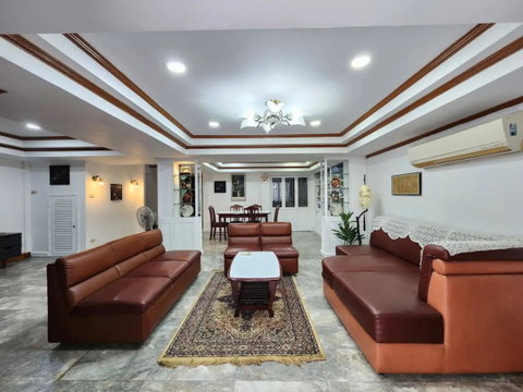 LTHC16129 - Pet-Friendly Townhouse for Rent Ekkamai 12 | 250 sq.m. | 5 Beds 4 Baths | Rooftop & Big Balcony | 50K