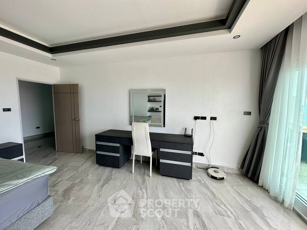 รูป ชั้น 27 3 ห้องนอน 260 ตร.ม. View Talay 7 Condominium Jomtien (ID 3282451) - รูปที่ 7/41