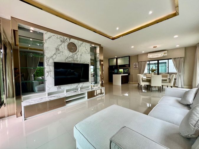 4-bed house for rent, 260 sqm, 69 sq wah, Setthasiri Krungthep Kreetha
