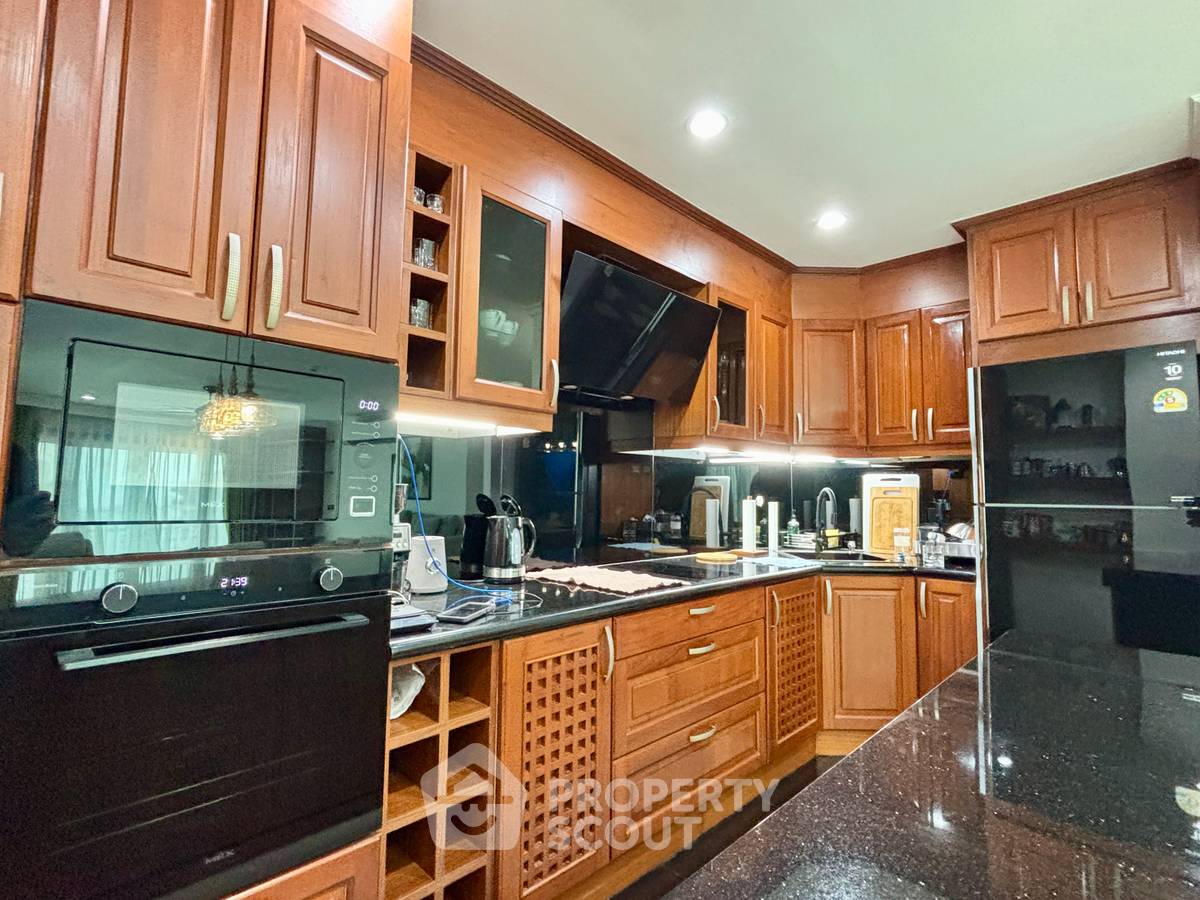 รูป 2 ห้องนอน ขนาด 157 ตร.ม. ที่ Royal Hill Resort Condominium พัทยาใต้ (ID 3281166) - รูปที่ 22/31