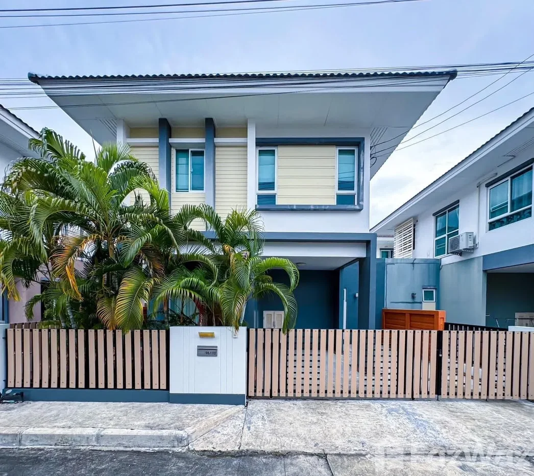 picture 3 Bedrooms 2 Bath Detached house. 1949219 - 1/20