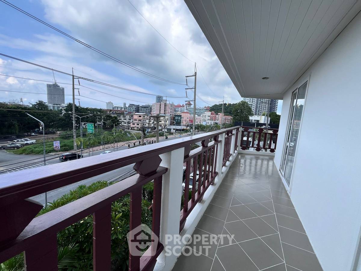 รูป คอนโด 3-ห้องนอน ที่ รอยัล ฮิลล์ รีสอร์ท ใกล้ พัทยาใต้ (ID 3281409) - รูปที่ 2/13