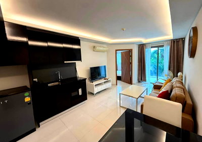 Condos for sale : Club Royal Condominium, Near Sanctuary of Truth, Pattaya, 50 meters to the beach