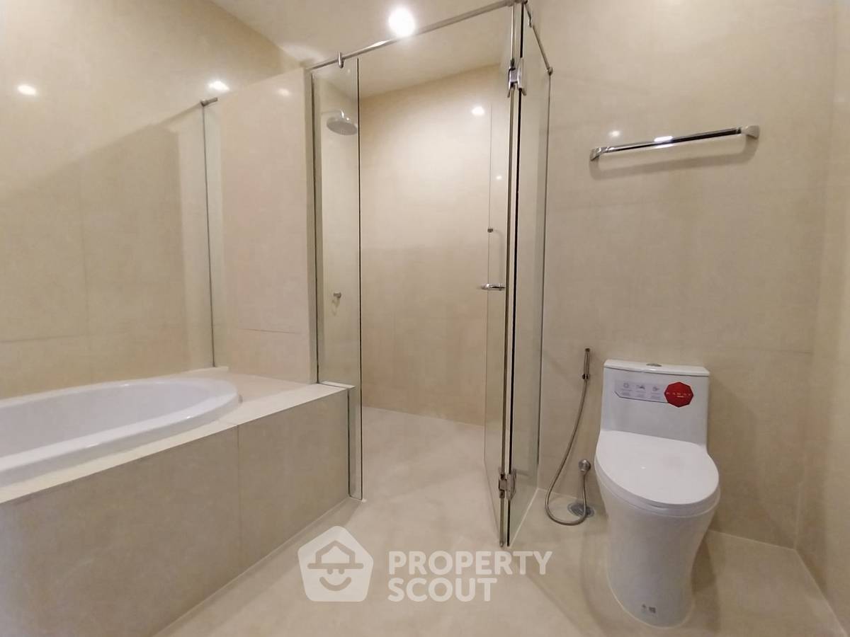 picture 2-BR Condo at The Madison near BTS Phrom Phong (ID 3286546) - 8/18