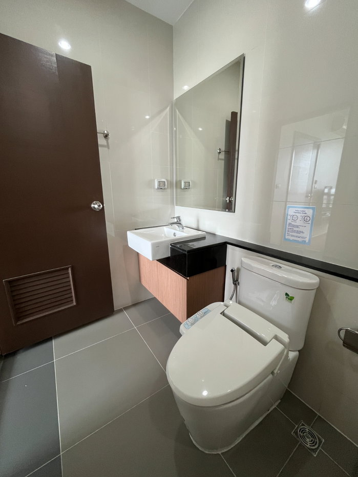 picture RENT Reasonable room The Sky Condo Sriracha - 8/18