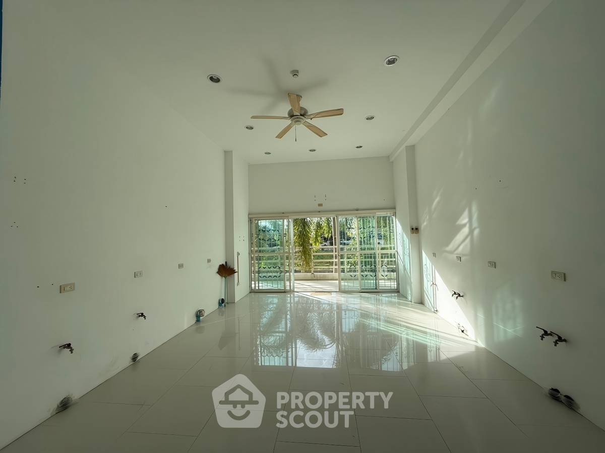 รูป ขายคอนโด 1 ห้องนอน View Talay 8 Condominium Jomtien ทำเลจอมเทียน (ID 3282452) - รูปที่ 8/8
