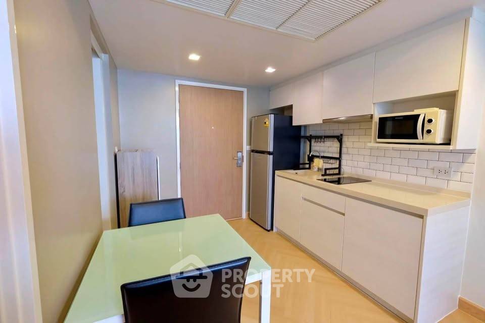 รูป คอนโด 1-ห้องนอน ที่ ดาวน์ทาวน์ 49 สุขุมวิท ใกล้ BTS พร้อมพงษ์ (ID 3288320) - รูปที่ 4/6