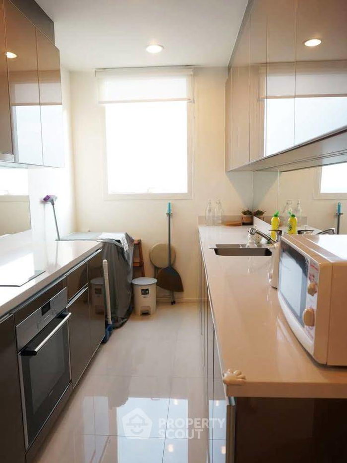 picture High-Floor 2-BR 99 Sqm At Menam Residences (ID 3147402) - 6/15