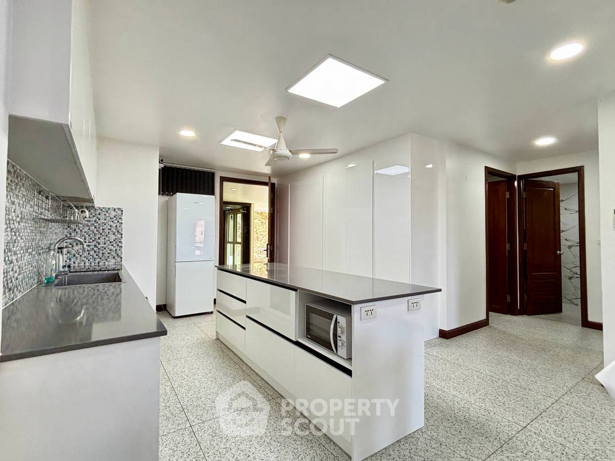 รูป ขายคอนโด 2 ห้องนอน 100 ตารางเมตร ชั้น 5 ที่ Regent Pratumnak Condominium (ID 3281062) - รูปที่ 2/29