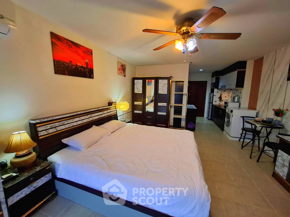 picture 1-Bedroom Condo For Rent At View Talay 3, Phratamnak (ID 3281327) - 2/8