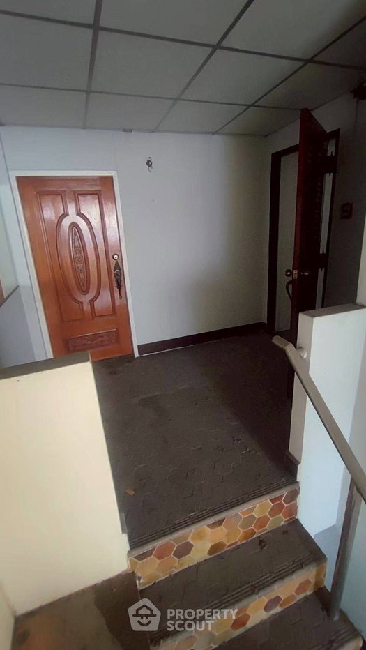 picture 4-BR Townhouse near MRT Si Lom (ID 3287676) - 7/10