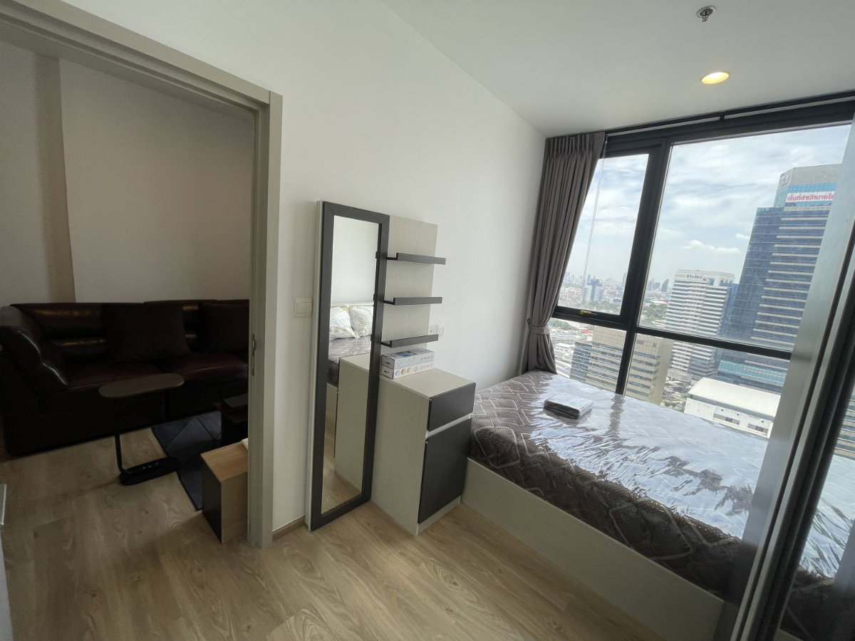 รูป ให้เช่าคอนโด Oka Haus Sukhumvit 36 ชั้น 27 ขนาด 26.77 ตร.ม. วิวอาคารมาลีนนท์ เฟอร์ครบพร้อมอยู่ ใกล้ทองหล่อ | #TPI-3443 - รูปที่ 3/10