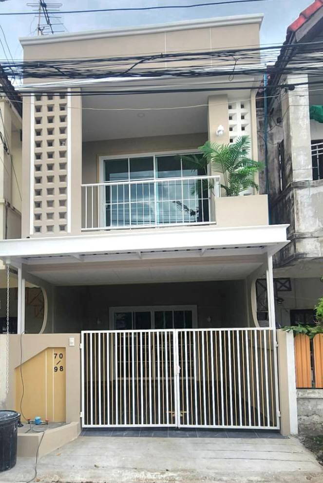 ขายทาวเฮ้าส์2 ชั้น หมู่บ้านเลิศอุบล ขนาด16 ตรว. รามอินทรา65 New Renovate