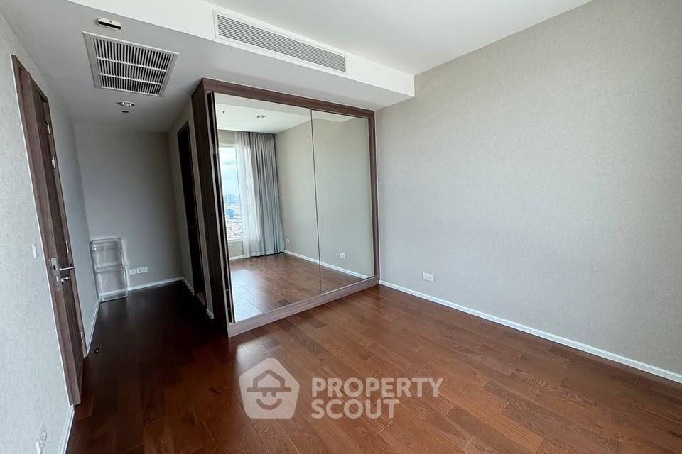 picture High-Floor 2-BR 99 Sqm At Menam Residences (ID 3147402) - 8/15