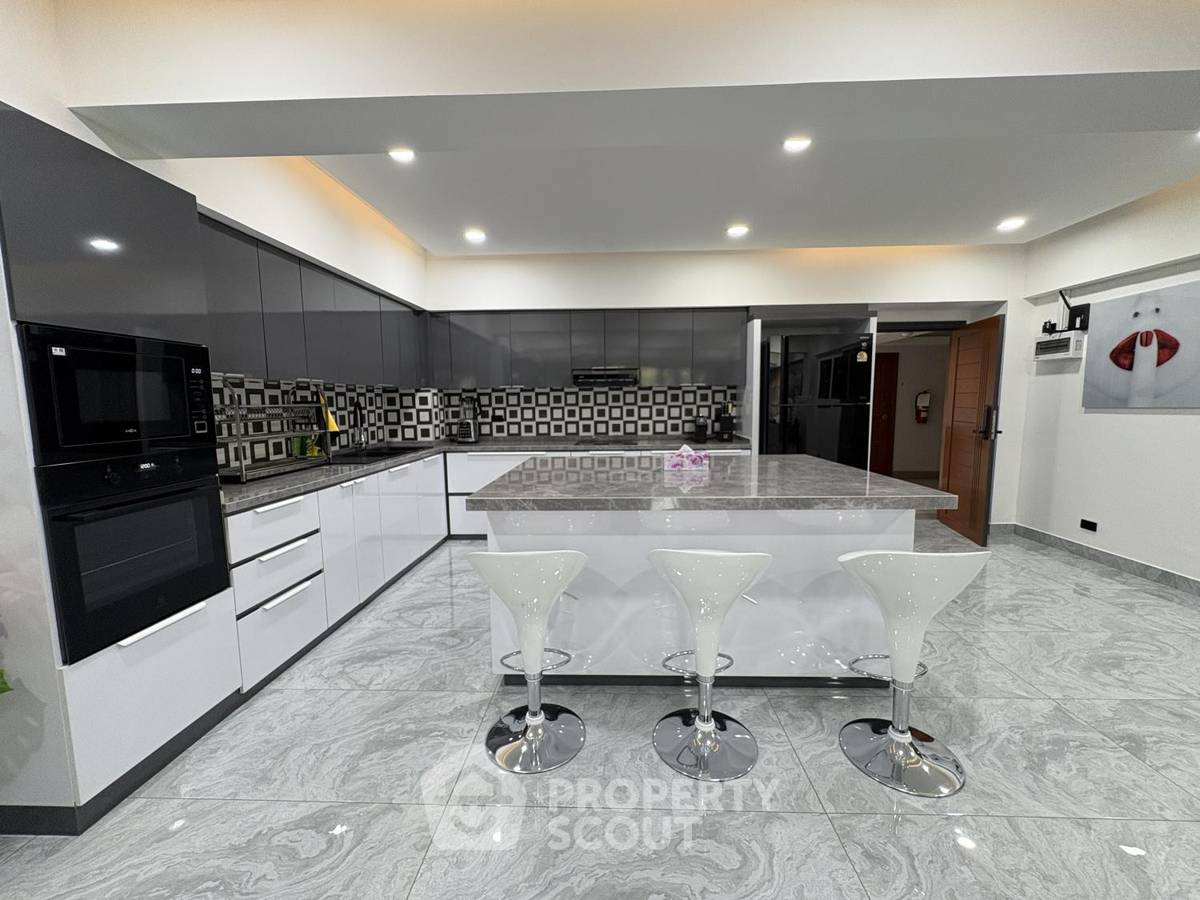รูป คอนโด 2 ห้องนอน ขนาด 143 ตร.ม. ขายที่ Ruamchok Condo View 2 ย่านพระตำหนัก (ID 3281168) - รูปที่ 10/26