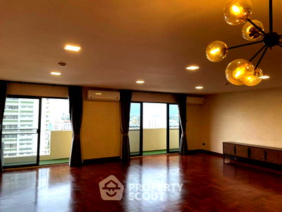 Condos for rent : 3-BR Condo at Casa Viva Condominium near BTS Ekkamai (ID 3254817)