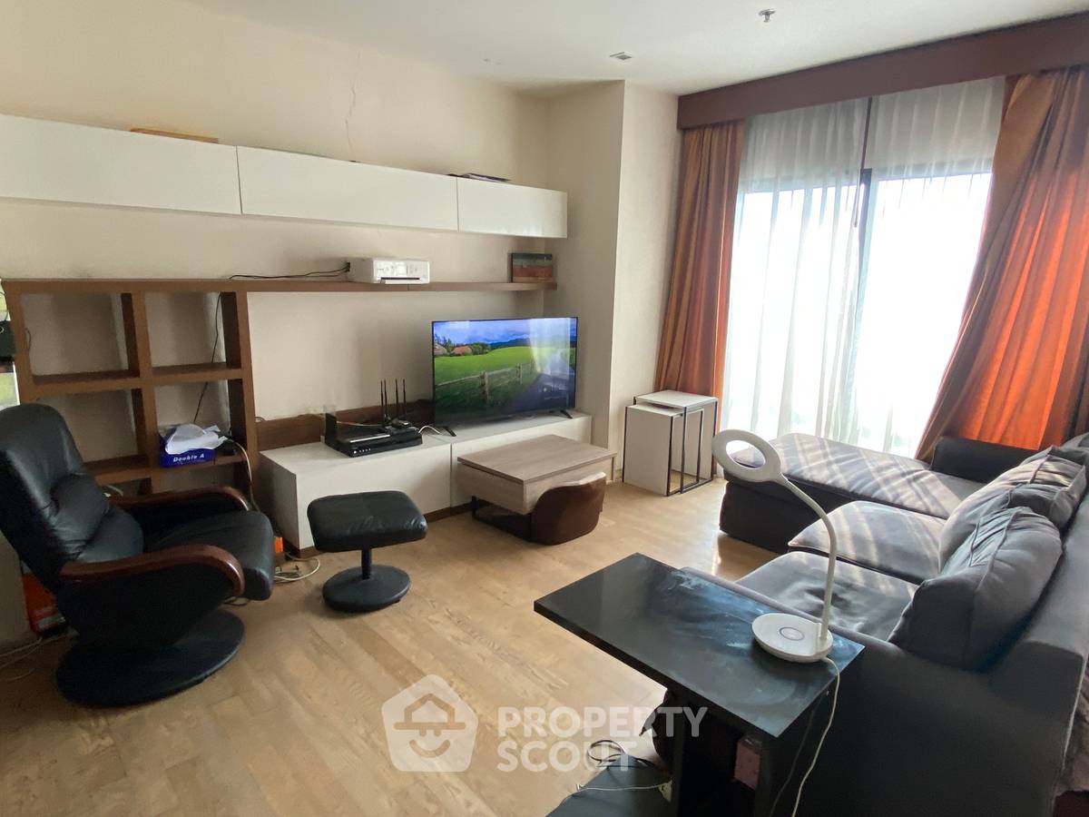 picture Studio Condo at Noble Remix near BTS Thong Lor (ID 3284998) - 2/6