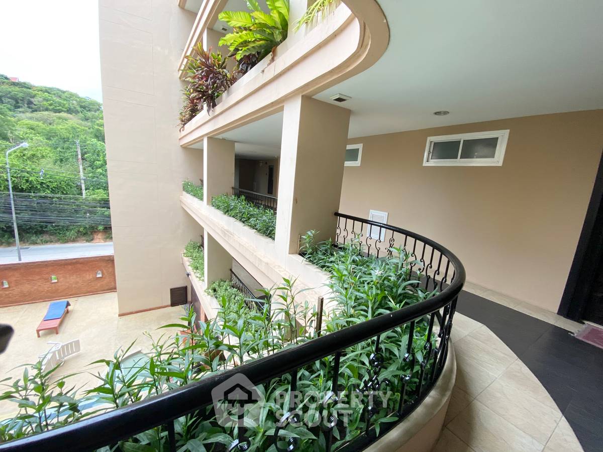 รูป คอนโด 1-ห้องนอน ที่ เอคเซคคิวทิฟ เรสซิเดนซ์ 4 ใกล้ ถนนพระตำหนัก พัทยา (ID 3281681) - รูปที่ 25/56