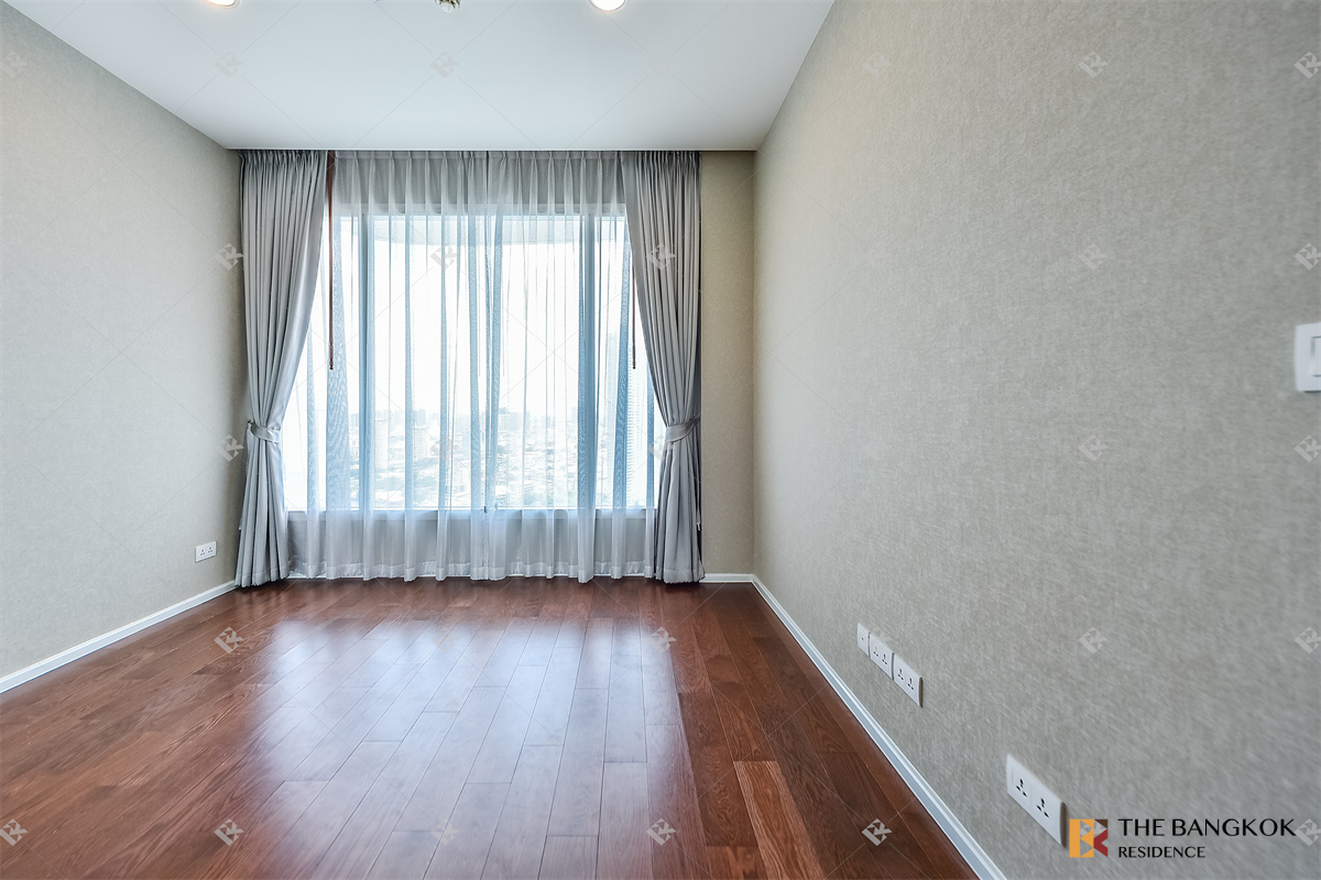 picture Menam Residences - 8/10