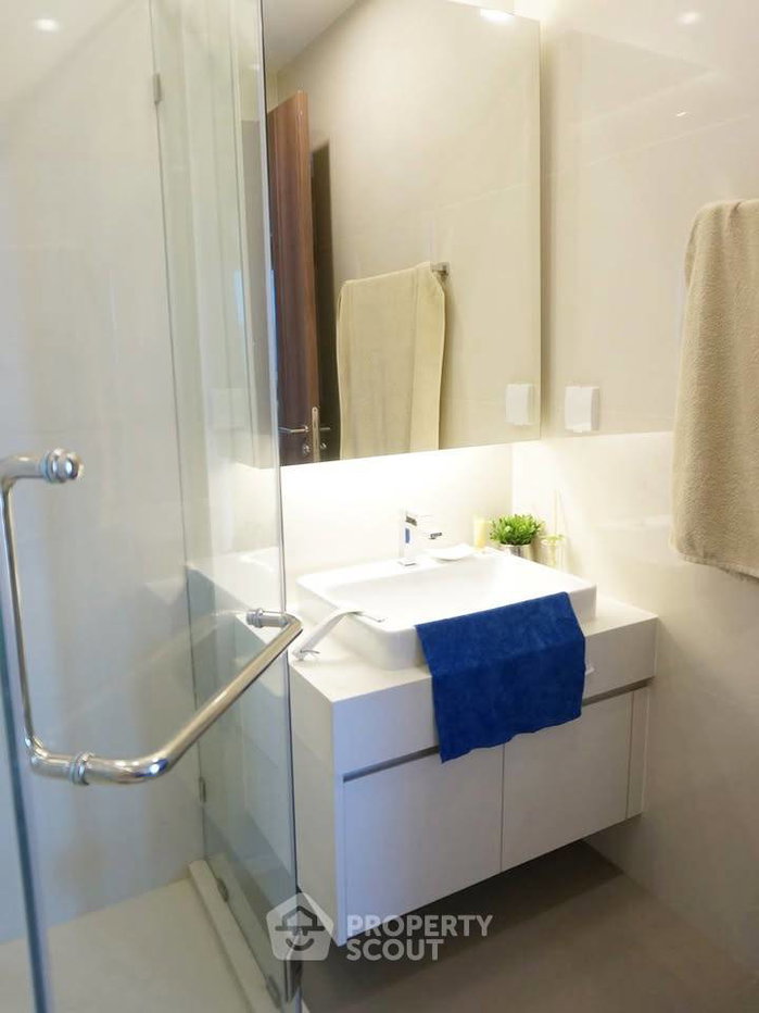 picture High-Floor 2-BR 99 Sqm At Menam Residences (ID 3147402) - 9/15