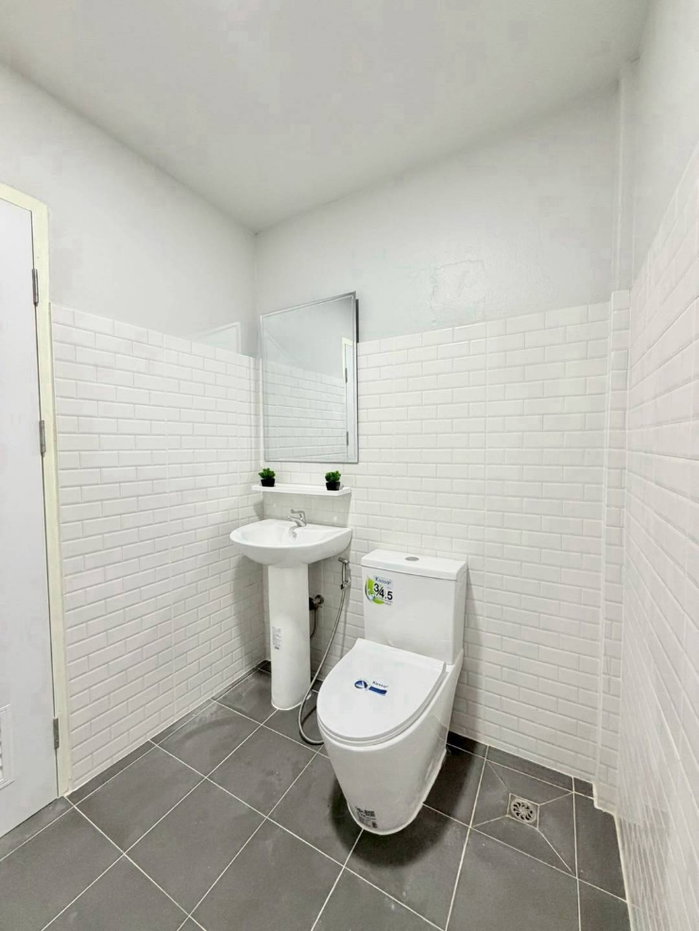 รูป หมู่บ้านบางใหญ่ซิตี้  ตรงข้ามเซ็นทรัลเวสเกต ทาวน์เฮาส์ 2 ชั้น ตกแต่งใหม่ อยู่หลังตลาดบางใหญ่ทำเลใกล้รถไฟฟ้าสายสีม่วง ฝั่งตรงข้ามเซ็นทรัลเวสเกต - รูปที่ 11/18