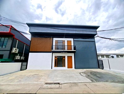 เช่าโรงงาน ปทุมธานี : ให้เช่าโกดังพร้อมสำนักงาน  ซอยร่วมสุข เข้าซอยไม่ลึก ถนนไสวประชาราษฎร์ / ลำลูกกา คลอง 4 / พื้นที่ใช้สอย 330 ตารางเมตร  รถสิบล้อเข้าออกได้