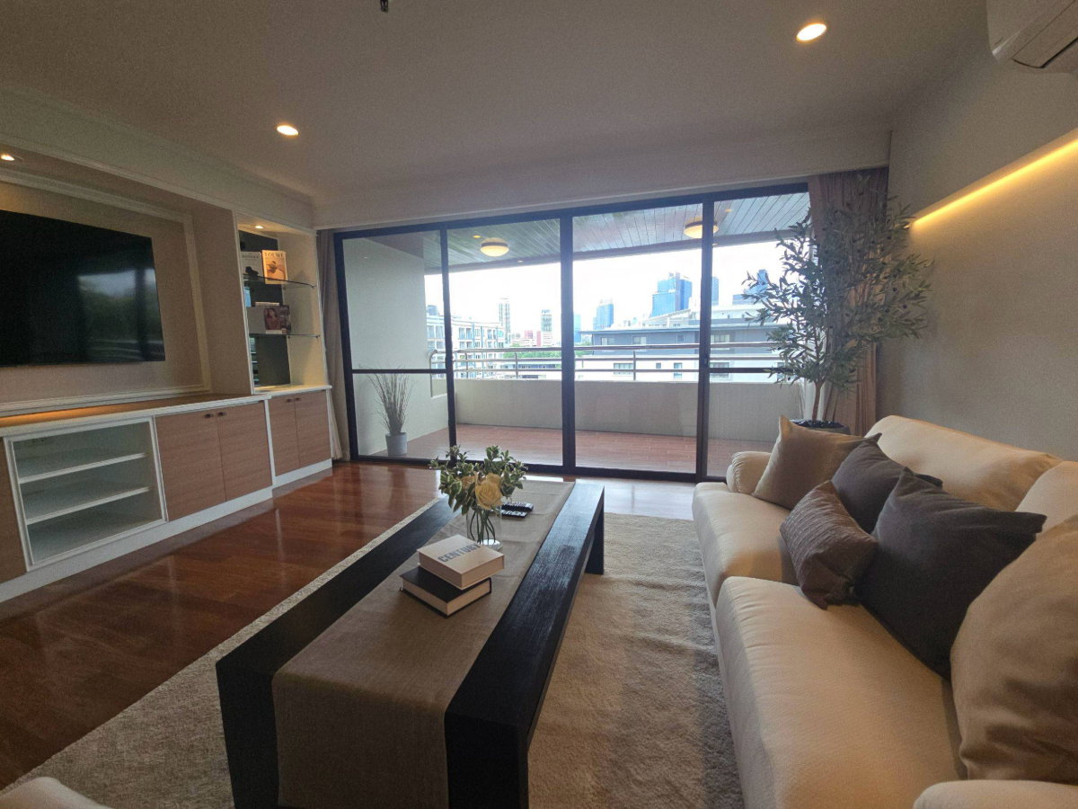รูป LTHC16130 - Spacious Condo for Rent Sukhumvit 16 | Mayfair Garden | 220 sq.m. | 3 Beds 3 Baths | Fully Furnished | 110K - รูปที่ 2/8