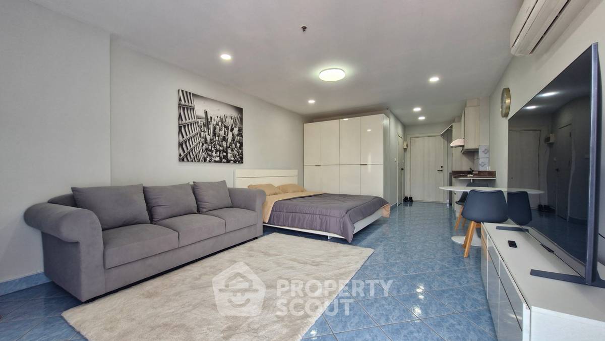 picture 1-BR Condo At View Talay 3 In Phratamnak For Rent (ID 3281326) - 5/13