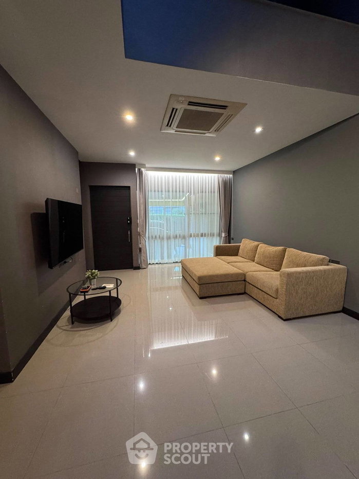 รูป ทาวน์เฮ้าส์ 3-ห้องนอน ที่ แลนด์มาร์ค เอกมัย-รามอินทรา ใน ลาดพร้าว (ID 3273550) - รูปที่ 4/13
