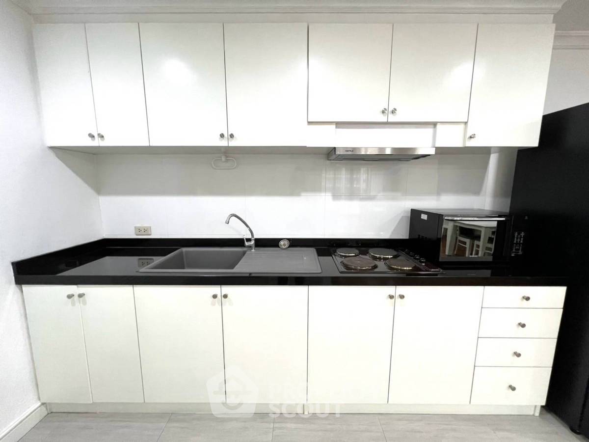 picture 2-BR Condo at Acadamia Grand Tower near BTS Phrom Phong (ID 3286548) - 7/19