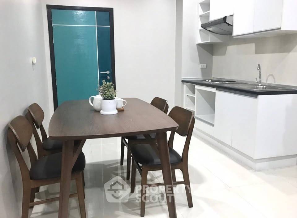 รูป คอนโด 2-ห้องนอน ที่ อาสตร้า คอนโดมิเนียม ใน จันทรเกษม (ID 3287128) - รูปที่ 9/16