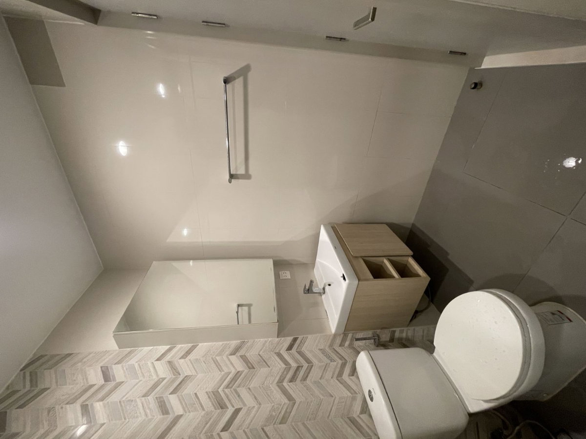 รูป ให้เช่าคอนโด Oka Haus Sukhumvit 36 ชั้น 27 ขนาด 26.77 ตร.ม. วิวอาคารมาลีนนท์ เฟอร์ครบพร้อมอยู่ ใกล้ทองหล่อ | #TPI-3443 - รูปที่ 9/10