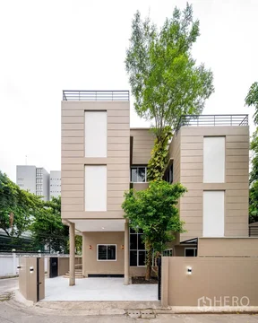 For Rent or Sale 5 Bedroom Detached House Near BTS Mochit in Chatuchak, Bangkok