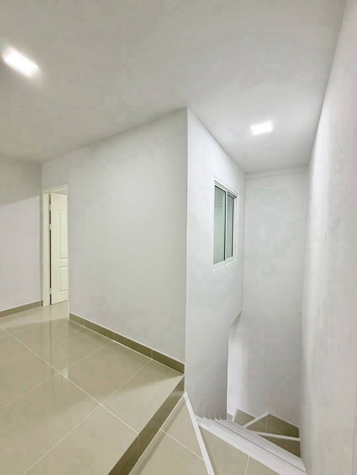 รูป หมู่บ้านบางใหญ่ซิตี้  ตรงข้ามเซ็นทรัลเวสเกต ทาวน์เฮาส์ 2 ชั้น ตกแต่งใหม่ อยู่หลังตลาดบางใหญ่ทำเลใกล้รถไฟฟ้าสายสีม่วง ฝั่งตรงข้ามเซ็นทรัลเวสเกต - รูปที่ 12/18