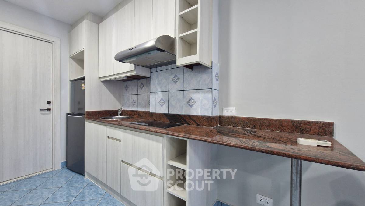 picture 1-BR Condo At View Talay 3 In Phratamnak For Rent (ID 3281326) - 3/13