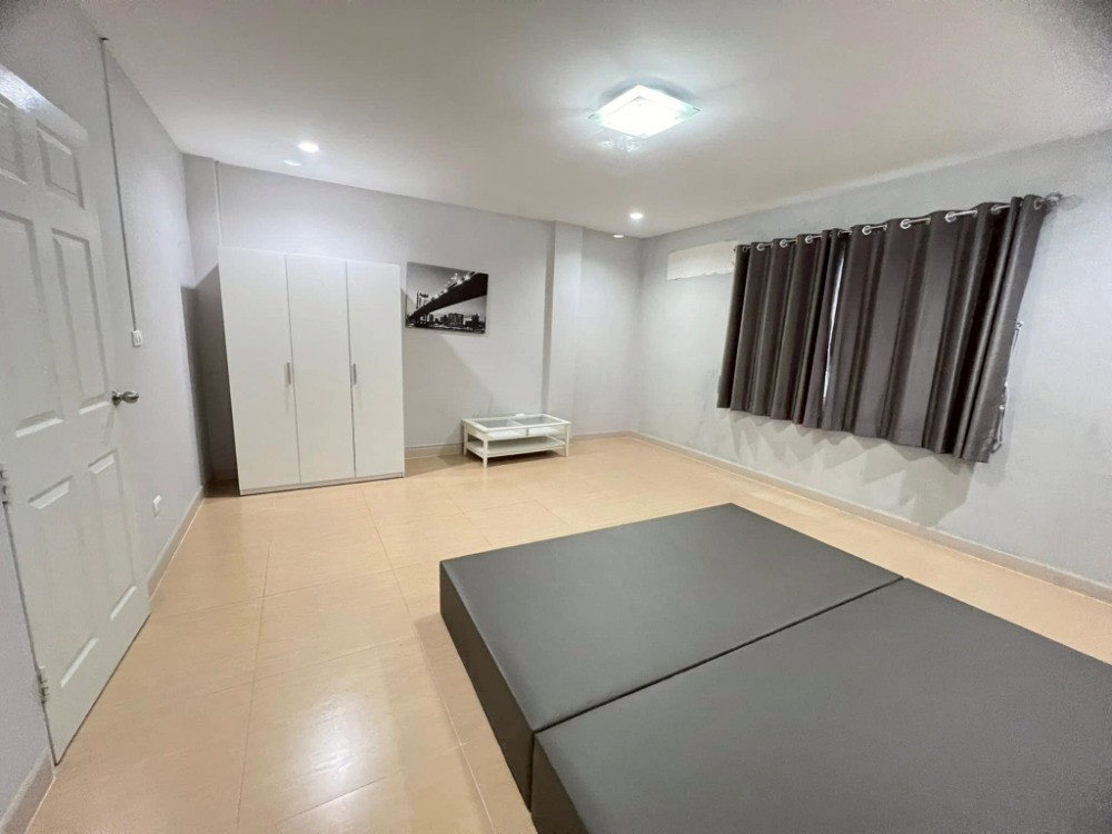 รูป #ให้เช่าทาว์นโฮม 3 ชั้น หมู่บ้านรื่นฤดี7 รามอินทรา - หทัยราษฎร์  ตกแต่งสุดหรูมากๆ มี 3ห้องนอน 3 ห้องน้ำ  #เฟอร์นิเจอร์ครบจัดเต็มสุดๆ จอดรถได้ 2คัน - รูปที่ 8/18
