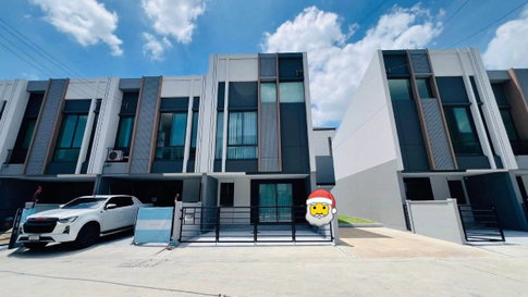 🏡✨ ให้เช่า ทาวน์โฮมใหม่ 2 ชั้นครึ่ง Pleno สุขุมวิท–บางนา 4 หลังมุม – พร้อมอยู่ทันที 3 ห้องนอน 3 ห้องน้ำ 