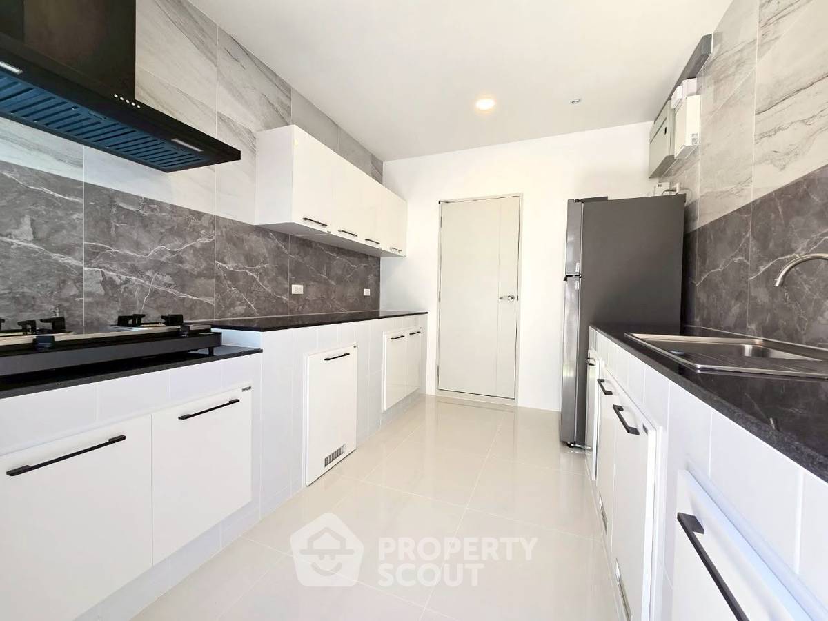 รูป บ้าน 4 ห้องนอน ขนาด 303 ตร.ม. ที่ Centro Bangna บางแก้ว (ID 3287654) - รูปที่ 7/20