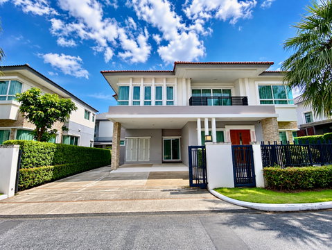 Luxury Detached House for Rent | Grand Bangkok Boulevard Rama 9 – Srinakarin Fully Furnished | Prime Rama 9–Srinakarin Location | Ready to Move In