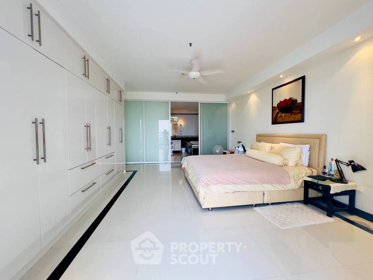 รูป ขายคอนโด 2 ห้องนอน ชั้น 18 View Talay 3 ขนาด 199 ตร.ม. (ID 3281176) - รูปที่ 33/51